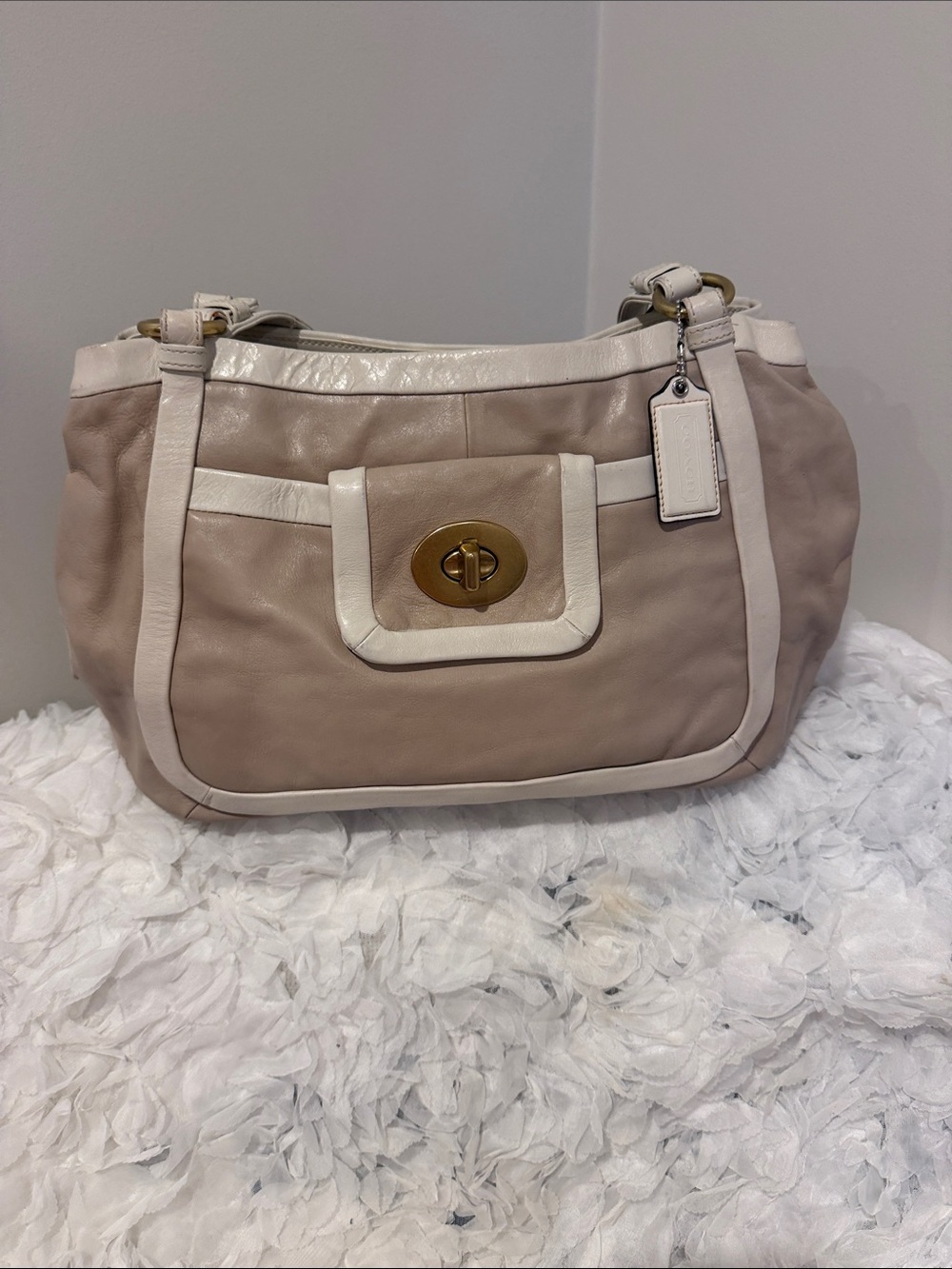 Coach cricket two tone beige white Leather Shoulder satchel Bag